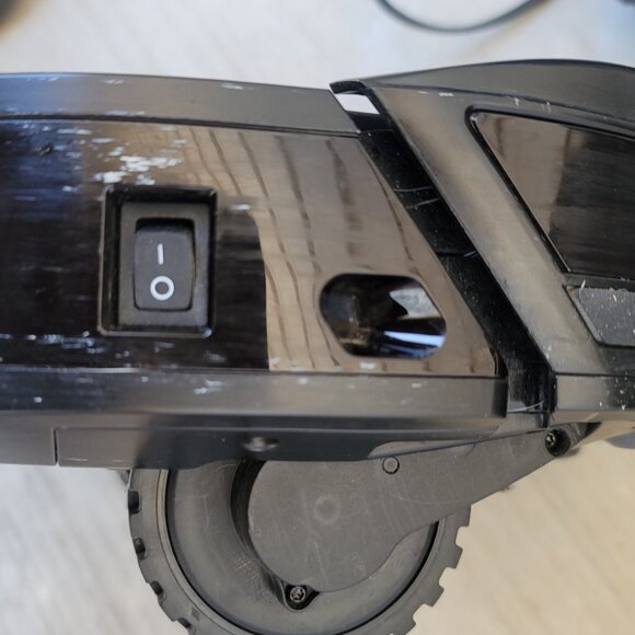 Shark RV1001AE IQ Robot Self-Empty XL, Robot Vacuum with IQ Navigation - Picture 9 of 15